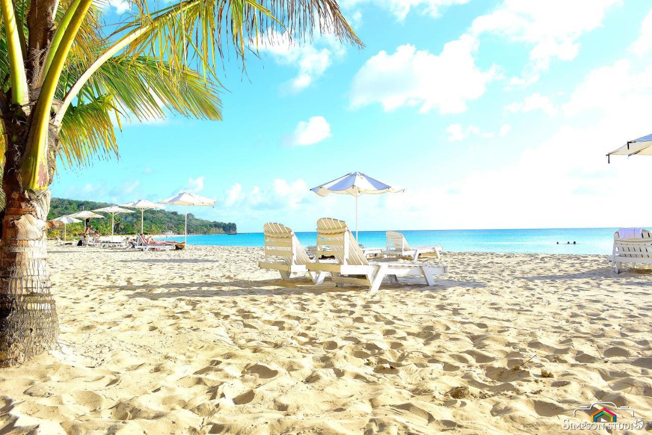 Arenas Beach Hotel Corn Island Exterior photo